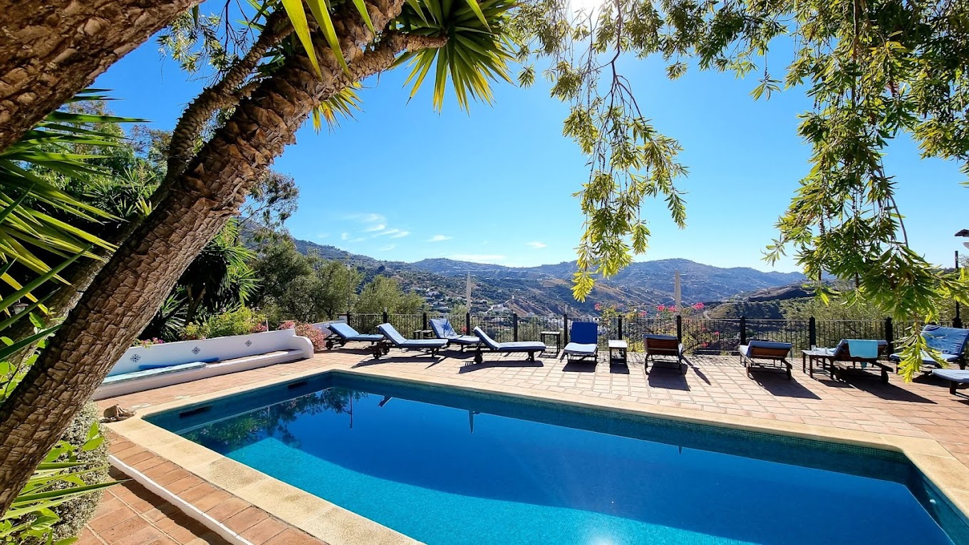 experience-luxury-2027-tango-holiday-in-a-spanish-finca
